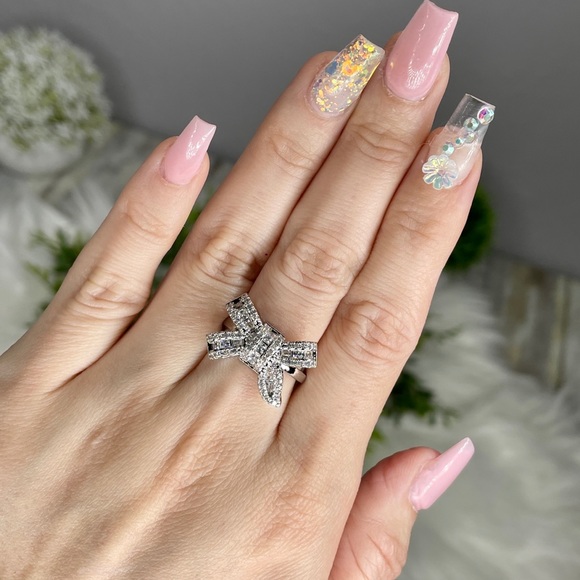 Bow Ring 💍 - Picture 1 of 3